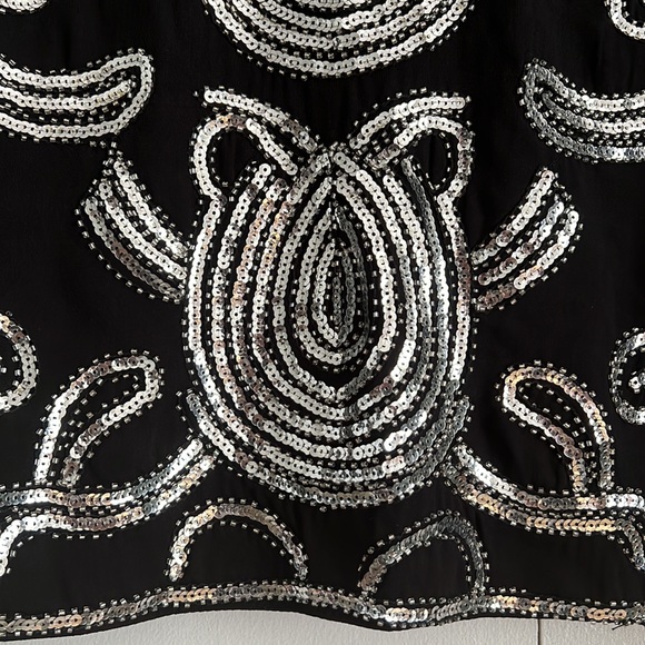 Forever 21 Black Sequined and Beaded Crop Top Size Medium NWOT - Picture 3 of 6